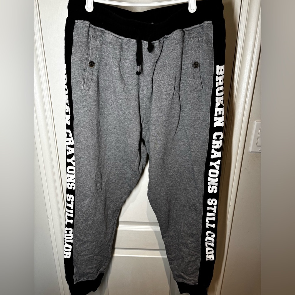 Vintage Sneaky Urban Chic Joggers Size XL - Broken Crayons Still Color